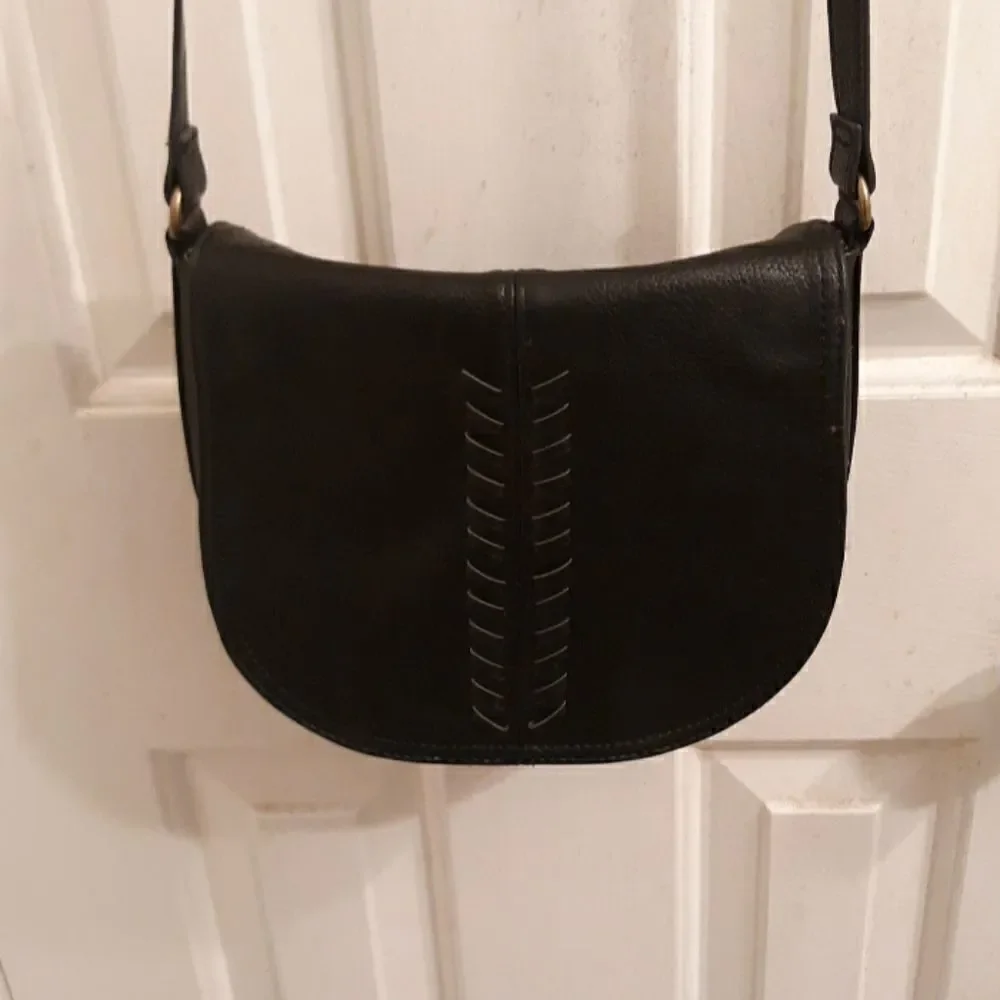 Carlos Shoulder Bag